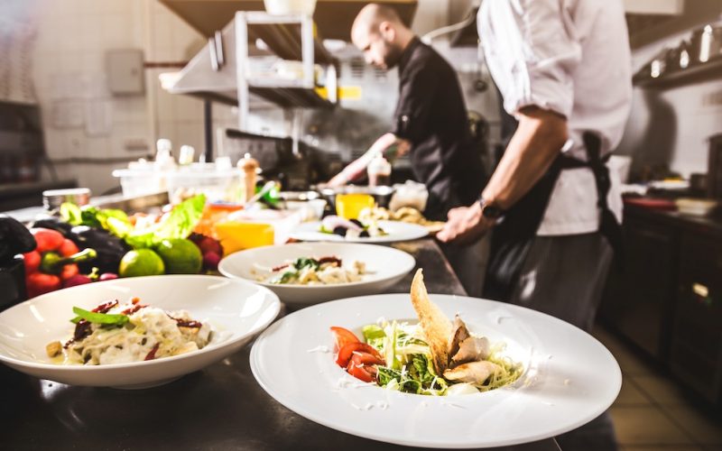 Professional chef cooking in the kitchen restaurant at the hotel, preparing dinner. A cook in an apron makes a salad of vegetables and pizza SSUCv3H4sIAAAAAAAACpySy26DMBBF95X6D8jrINlgCPRXqi7GD4IVx45s06qK8u/1AyKvu2POeO7MneHx/tY0iIFXHH00jxTFWGm9+eAgKGsixqedO2mEdDWRQgXrFOgaMgh8NXCTEZpN64SfOYl8gLB56VOzHXEI8hI1CnxJlIk+S9wciZyMFTGF0KlifmOZHaiI/6uyfHwdbuAiDf/NA1dGnNQSipF9RjRKDHSQ0M5Ynls6kKllciYt63o+TWymfS9ylyKNrj9Bulu9CtiEstUWvi0HnR70Vee7U1yZS1Vmw5qvcpRxu5ng0sgvp0hbewem00mWqCkPvoL38bk4eNWIx3/A3qo+xoZseFdFIl4uhaTv8IjpTPA0TxMeB7w/KNdeVdTJ4xxCMeZXJWrrKk2ABjES2jHS8pGTlo6MtozEkM3Lcp6BLcNC4wqffwAAAP//AwCCDlcQtwIAAA==